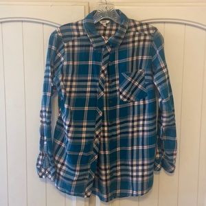 Long sleeved plaid button up